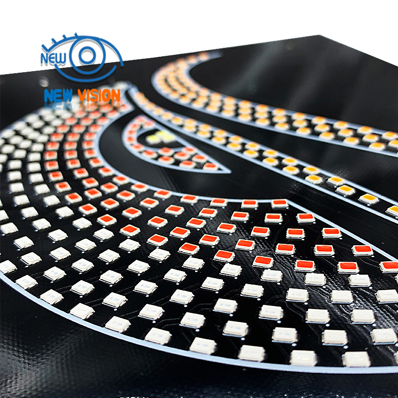 Анимированный экран-глаза для заднего стекла автомобиля