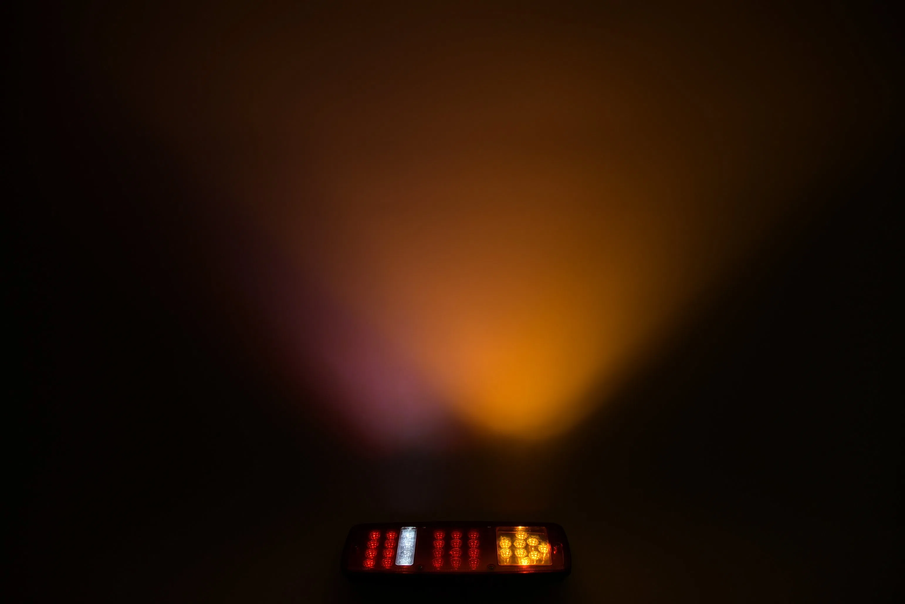 Светодиодные задние фары Mercedes-Benz 12V-24V