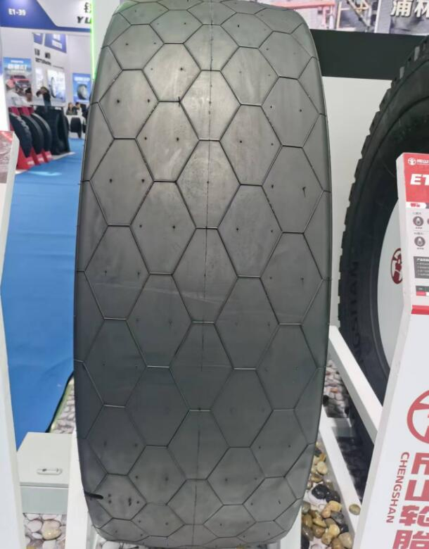 New Design Loader Tire off The Road Tire 16/70-20 16/70-24 17.5-25 20.5-25 23.5-25 26.5-25 29.5-25 Road Roller Tire Excavator Tire