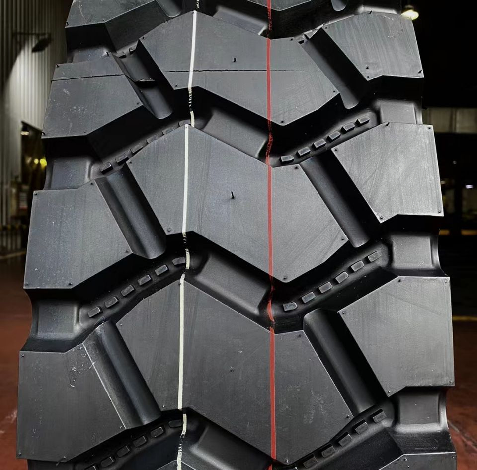 DOT/ECE/Gcc/Eac Tyre Copartner Haida Tubeless Tyres for Truck Wheel 295/80r22.5 385/65r22.5 315/80r22.5 315/70r22.5 11r22.5 12.00r20 Semi Truck Tires