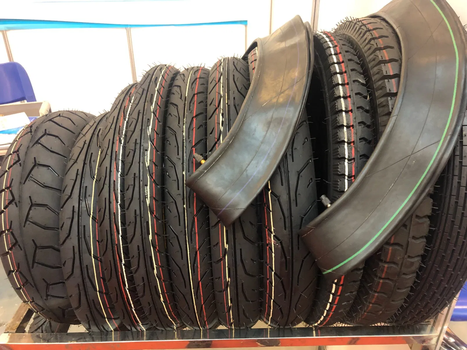 Мотошина с высоким содержанием каучука 48-55%