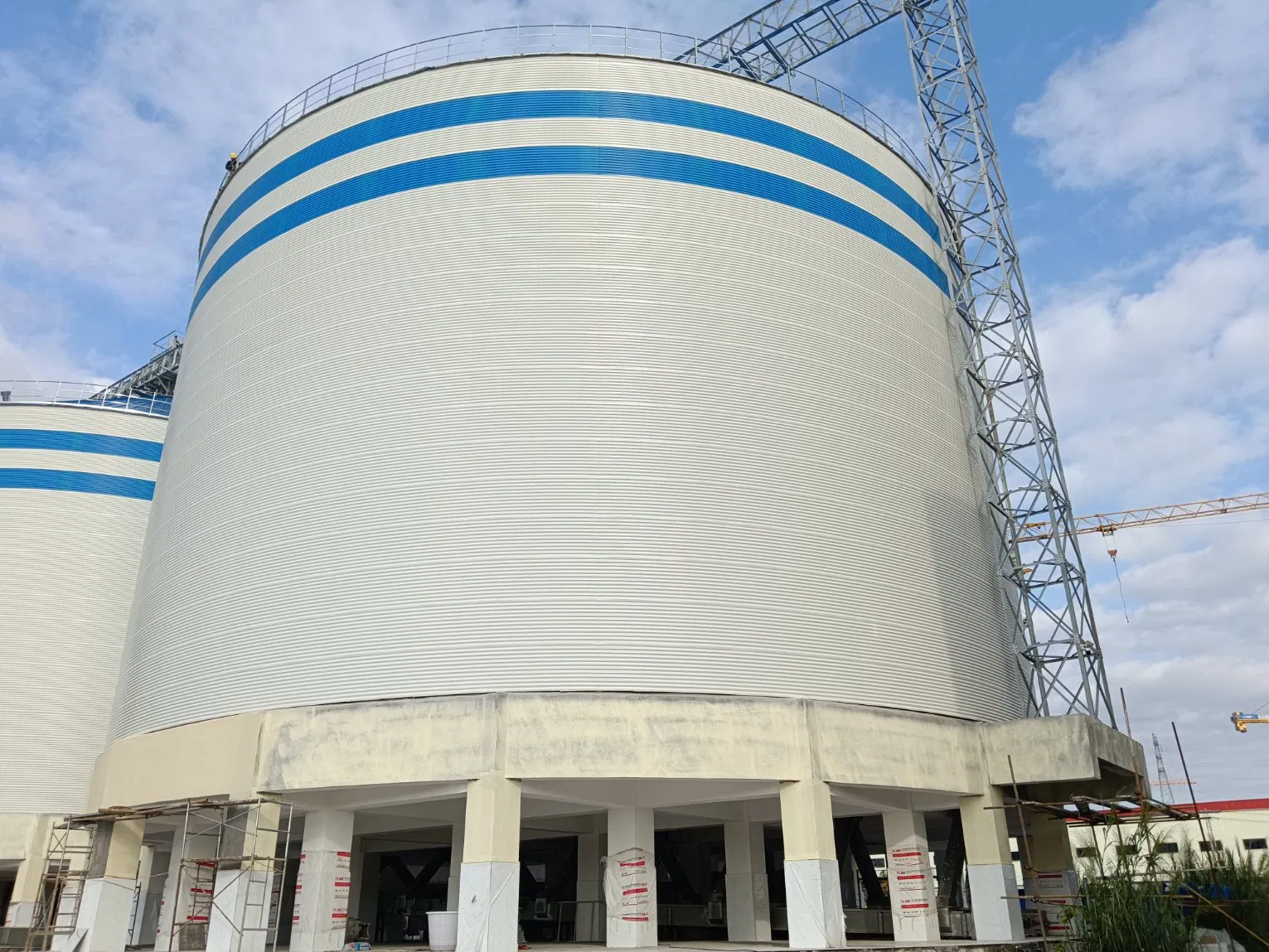 Металлический силос для зерна 10000 тонн с плоским дном