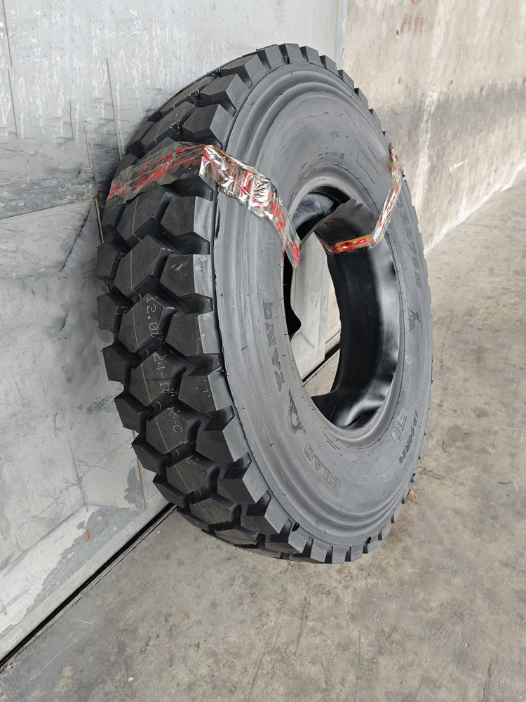 Brand New Westlake 24.5 24 900X20 Bias Truck Tire for African Market