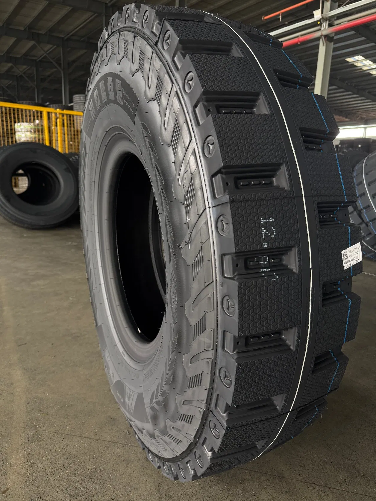 Шина грузовая 1200R20 20PR ROADIAMOND