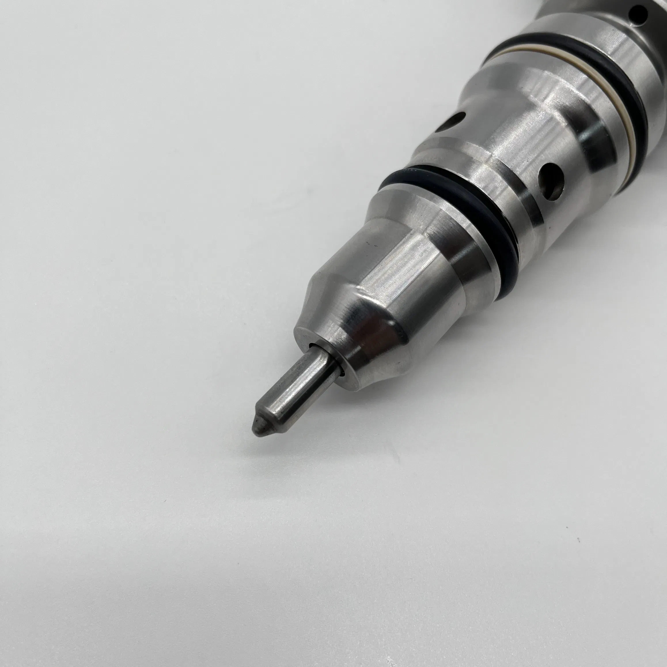 Diesel Common Rail Fuel Injector 1824931c94 Is Suitable for Caterpillar 3116 Perkins Series Engine