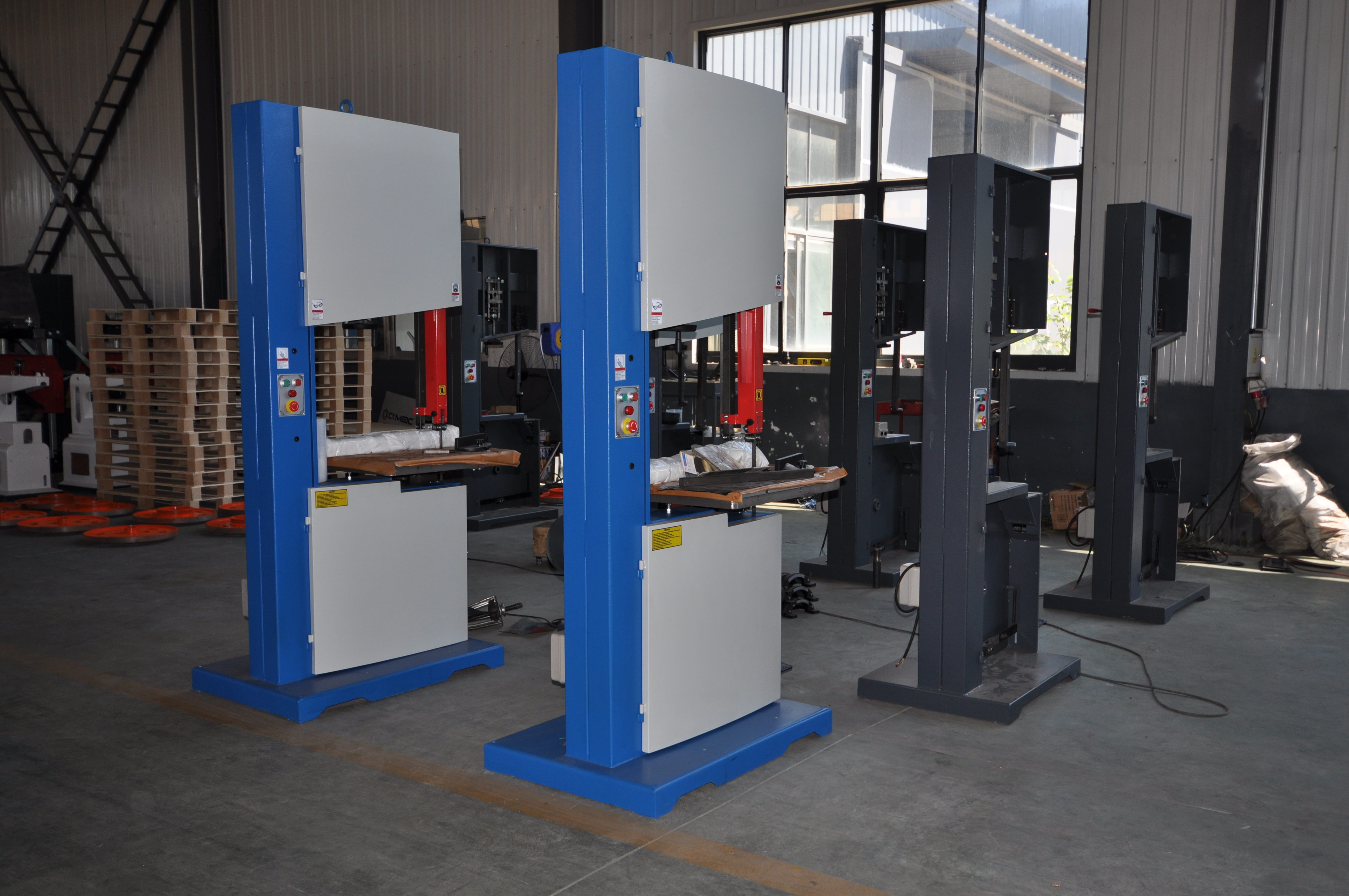 28" Light Duty Vertical Band Saw Machine for Wood, 700mm Cast Iron Pulley Wheel