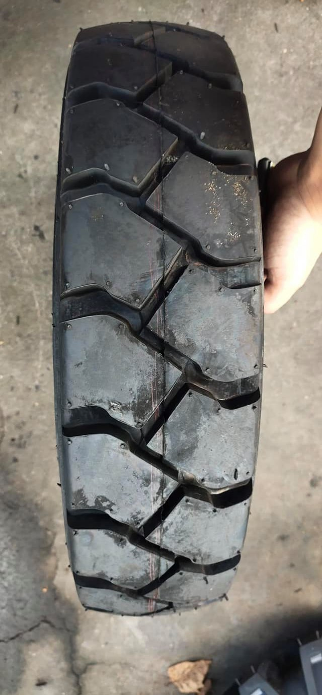 Bias Agricultural Tire R1 15/95-14 700-12 8.3-24 9.5-24 11.2-24 1000/75-15.3 14.9-48 15.8/80-24 16.9-38 1200-18 Skid Steer Tire 10-16.5 12-16.5 12.5/80-18 28*9-