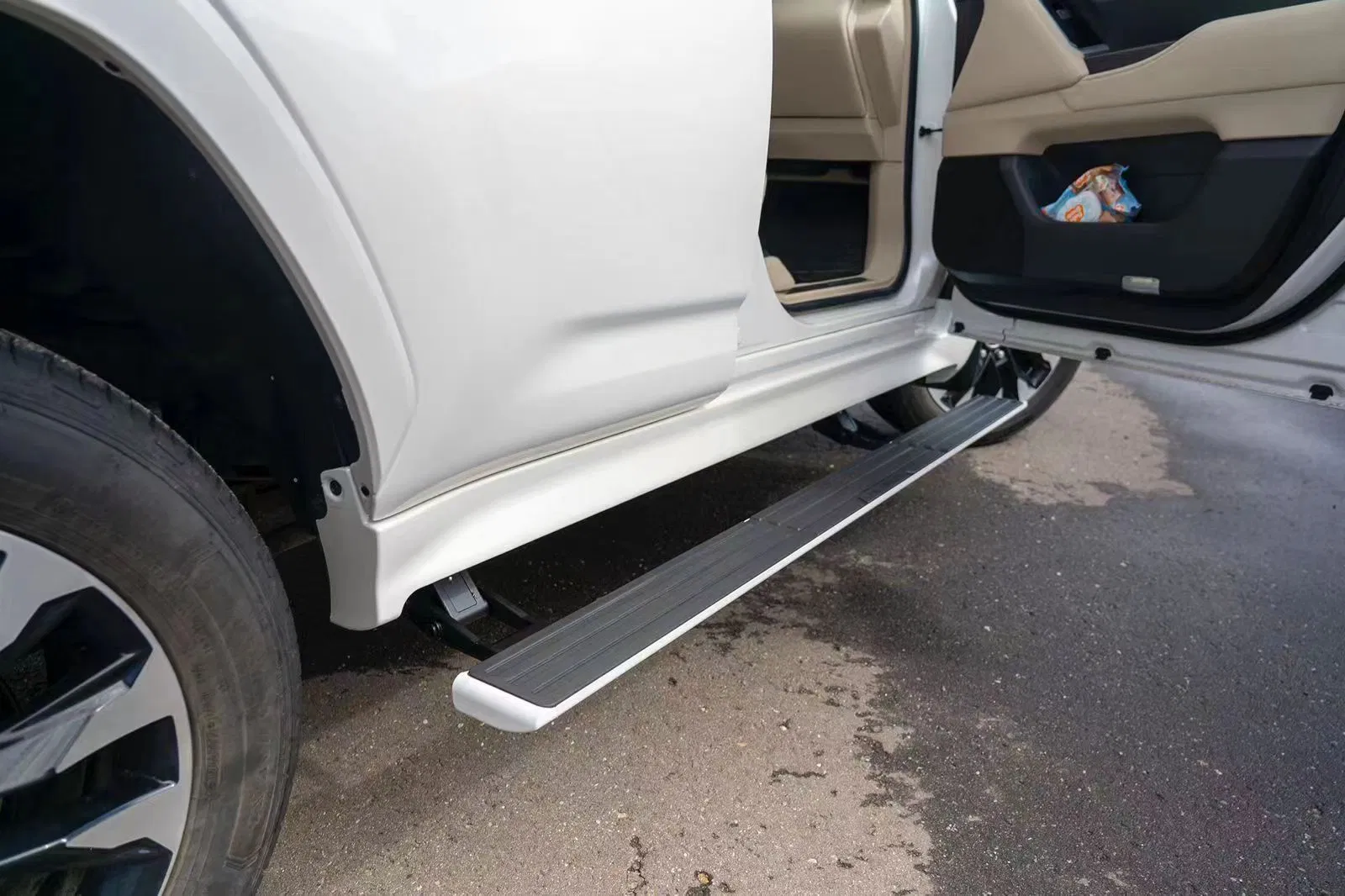 Weijia Universal 4X4 Auto Accessories Run Automatic Power Electric Running Board Car Side Step for Toyota Land Cruiser LC300