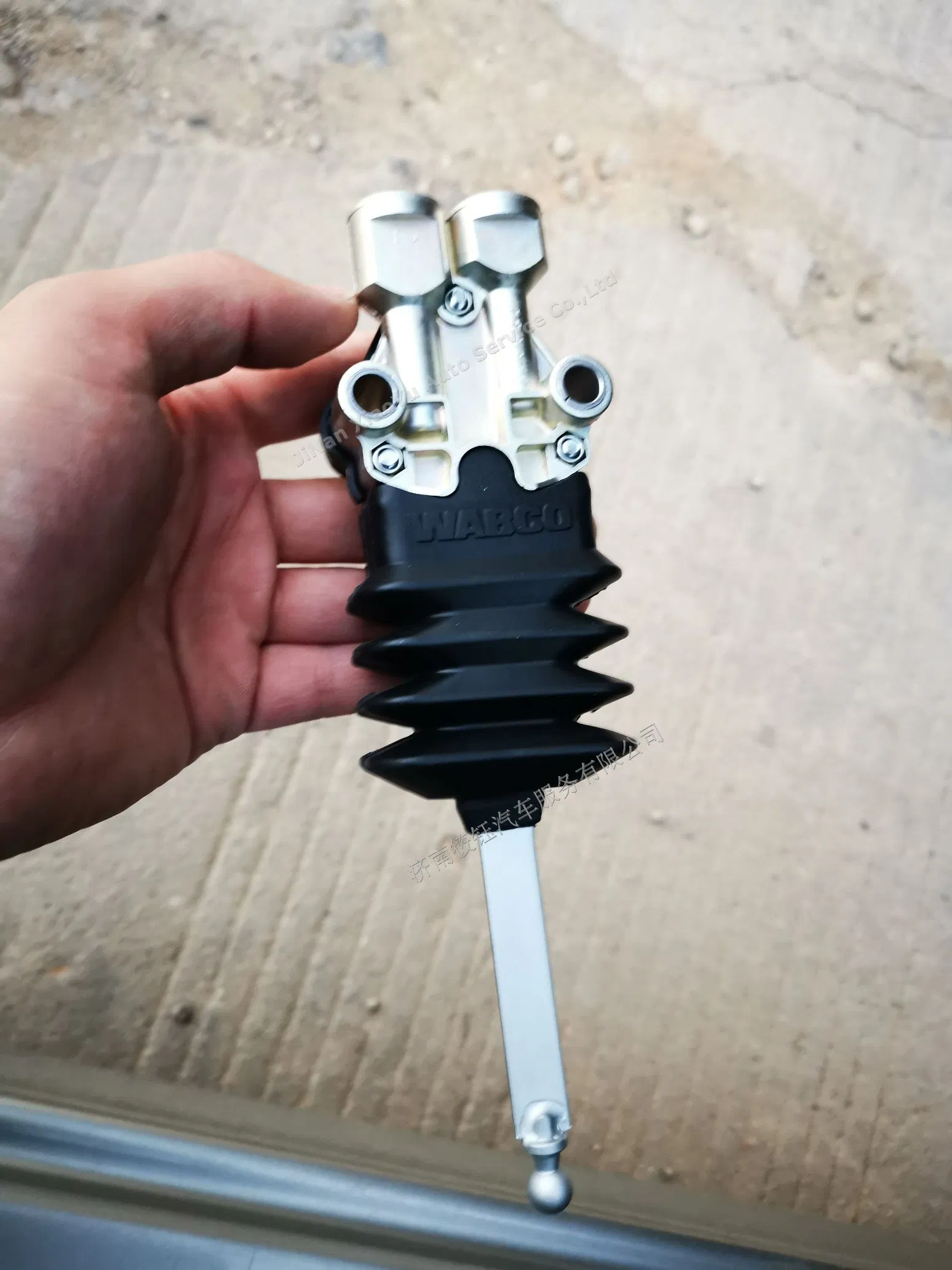 4640070110 Wabco Level Valve - High Quality Auto Part 4640070080 4640070107 4640070060 Be Used for Daf Evobus Mercedes-Benz Scania Auto Parts China Wholesaler