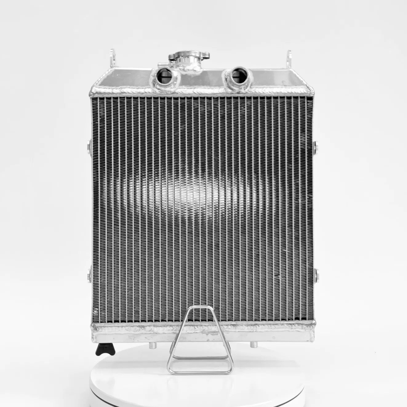 Радиатор алюминиевый SRW245 для Isuzu Amigo/Pickup 89-95