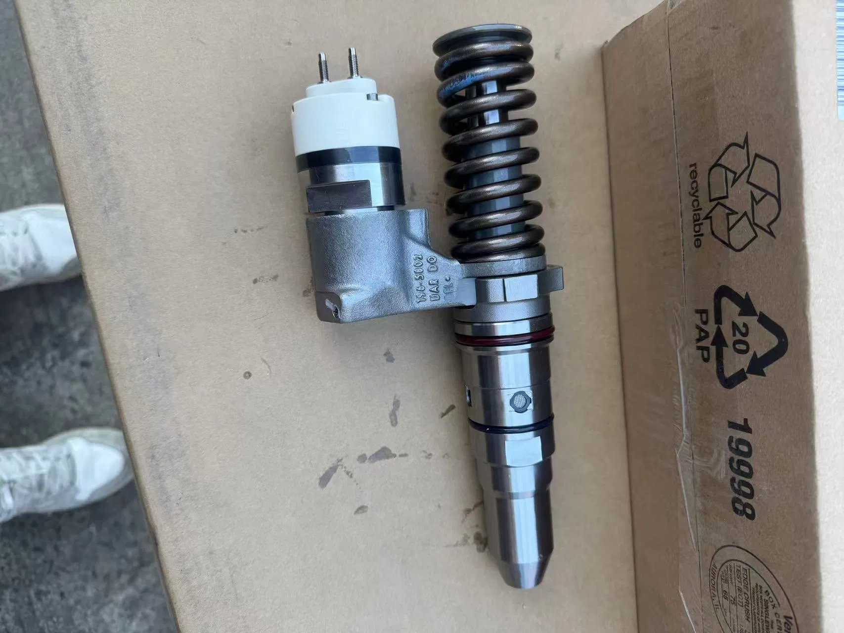 3920214 392-0214: Fuel Injector Assembly 386-1766 Fuel Injector Assembly