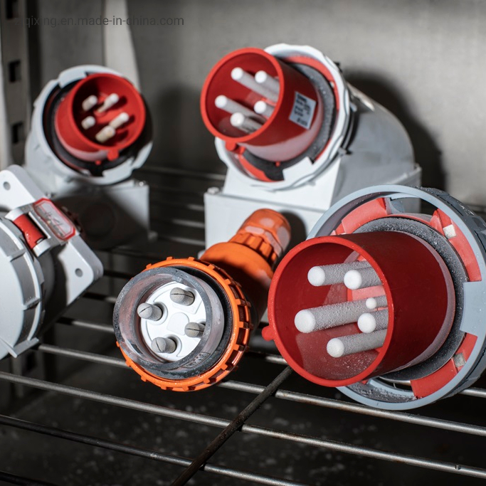 Cee 32A 4p 400V Industrial Plug and Socket (QX1425)