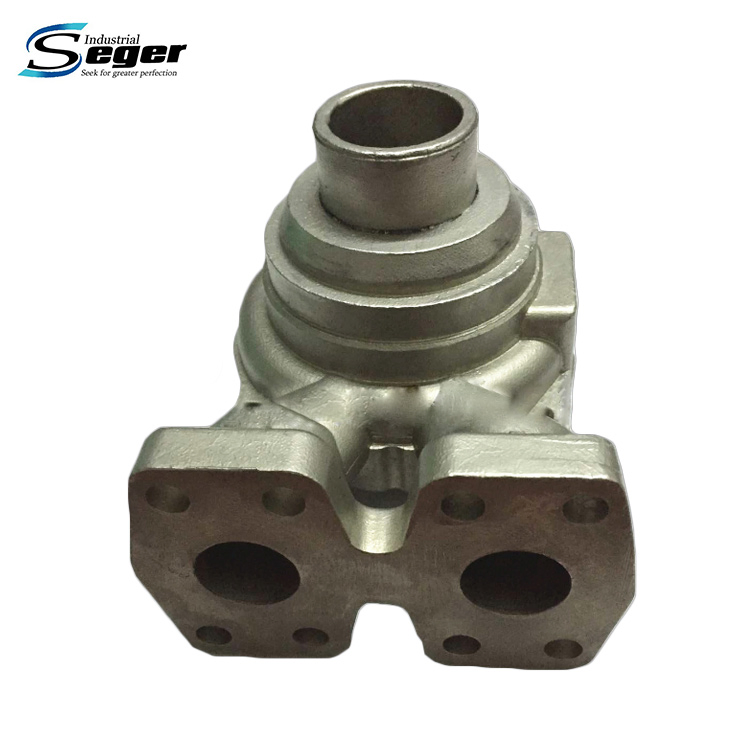 Головка цилиндра двигателя автомобиля из алюминия и стали