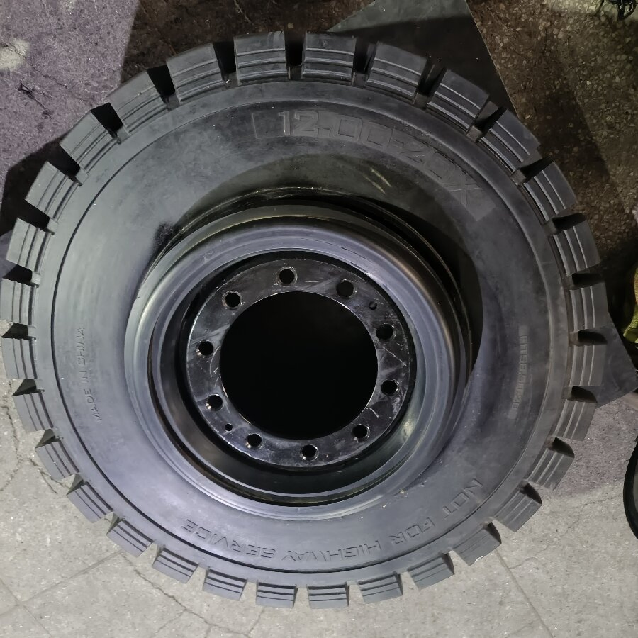 Anygo Brand 12.00-20 Xz06 Solid Tire with Rim for Terex Mhl340 etc Material Handler Equipment, Heavy Duty Forklift Tire