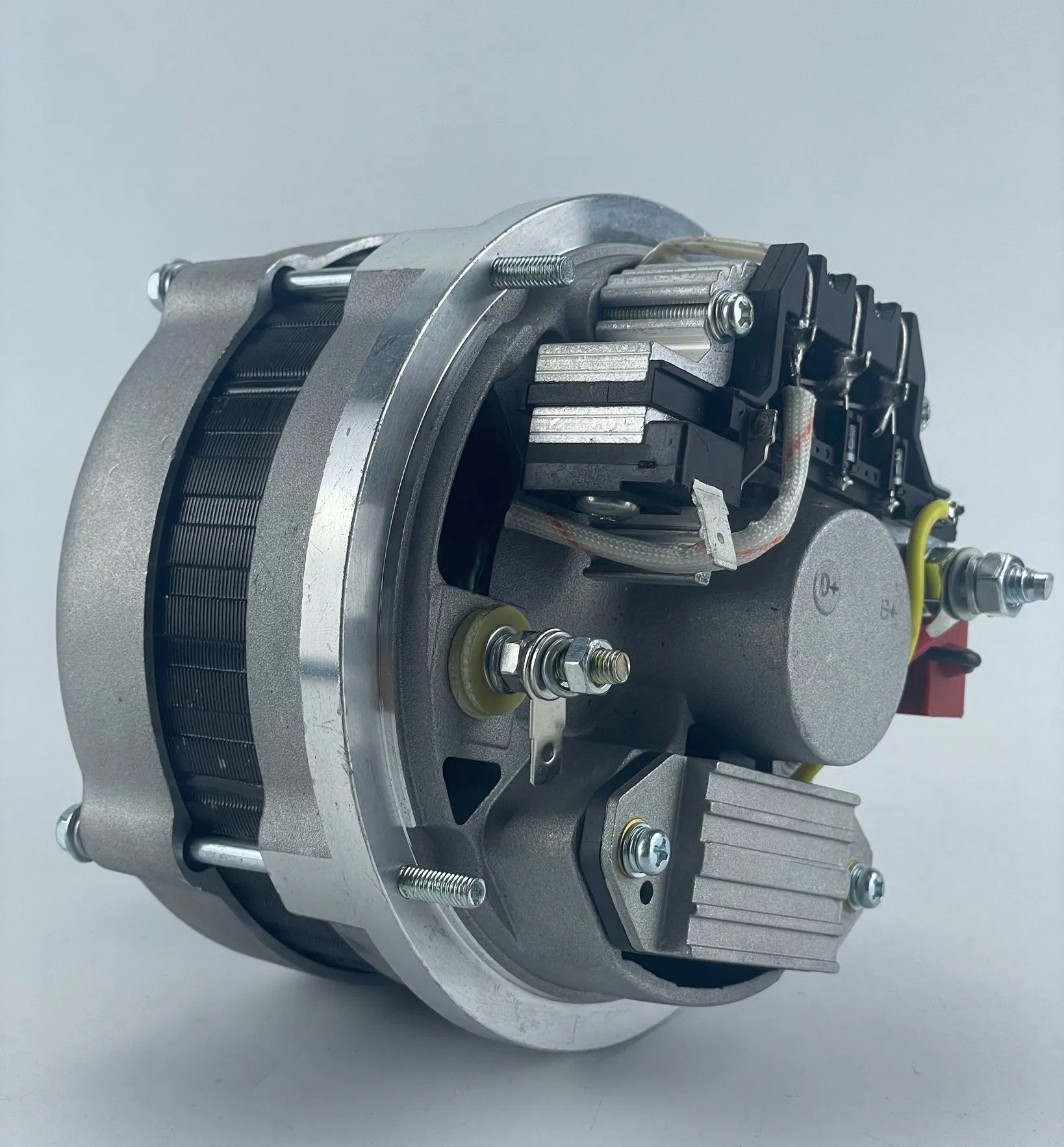 Генератор 0118 2105 для двигателя Deutz 1011, 2011