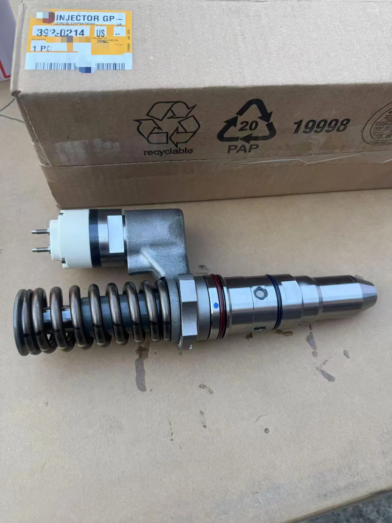 3920214 392-0214: Fuel Injector Assembly 386-1766 Fuel Injector Assembly