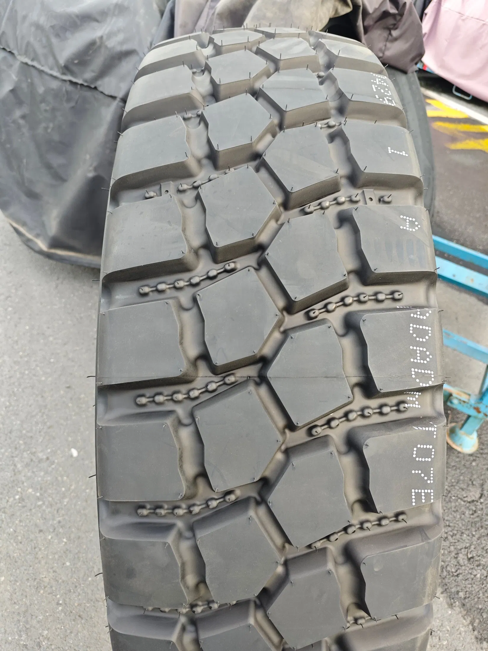 Шины 1600R20 FOKKESEN для грузовиков и спецтехники