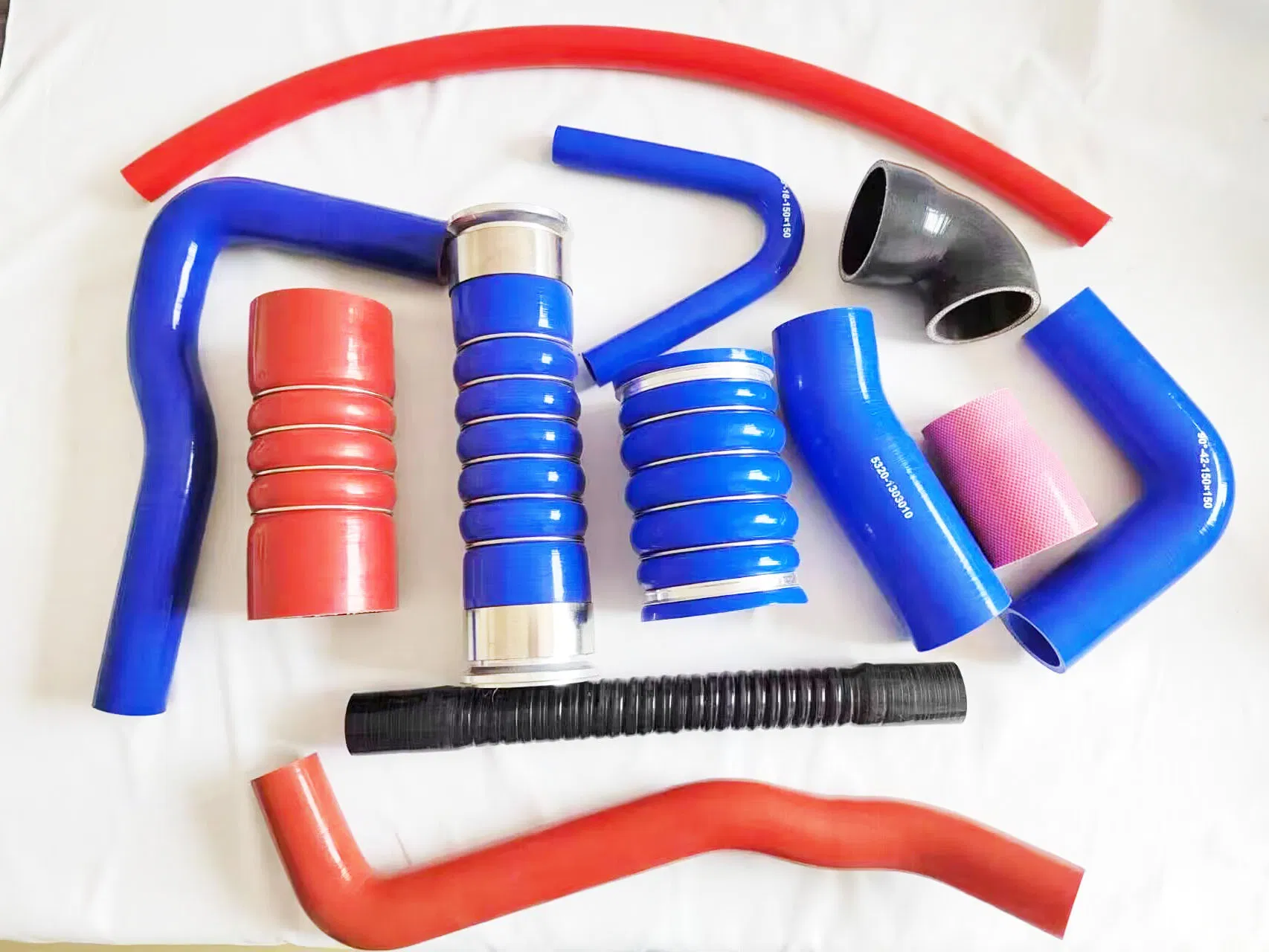 Патрубок интеркулера U-образный силиконовый для Hino 700