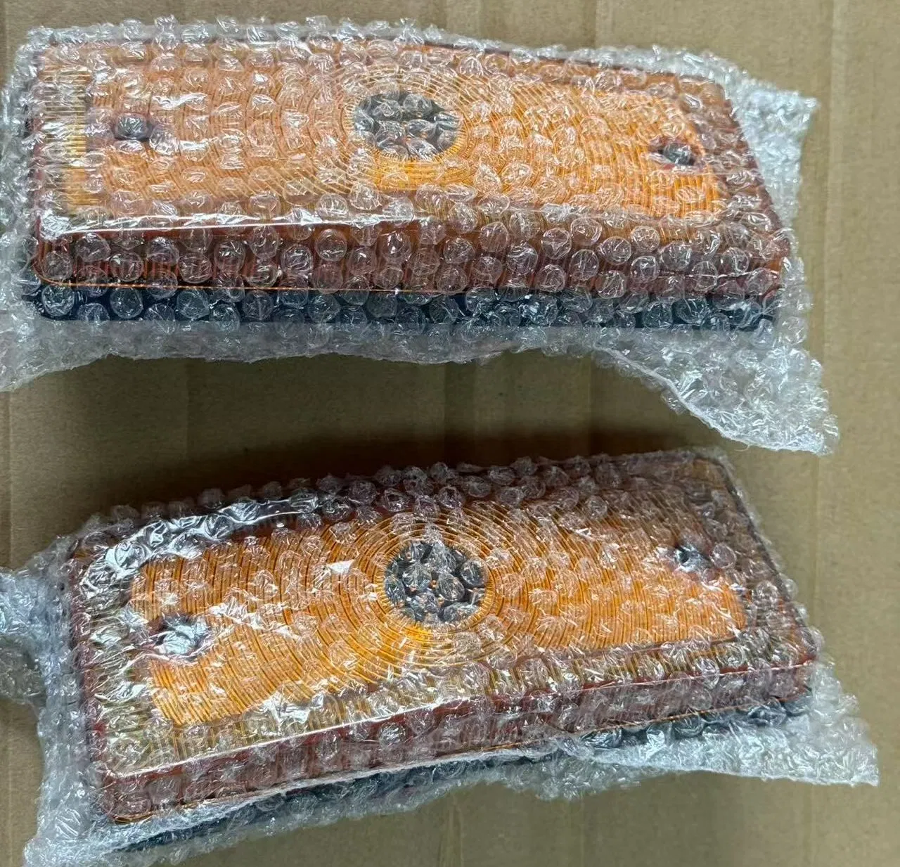 Поворотники боковые HOWO A7 WG9925720012/WG9925720013