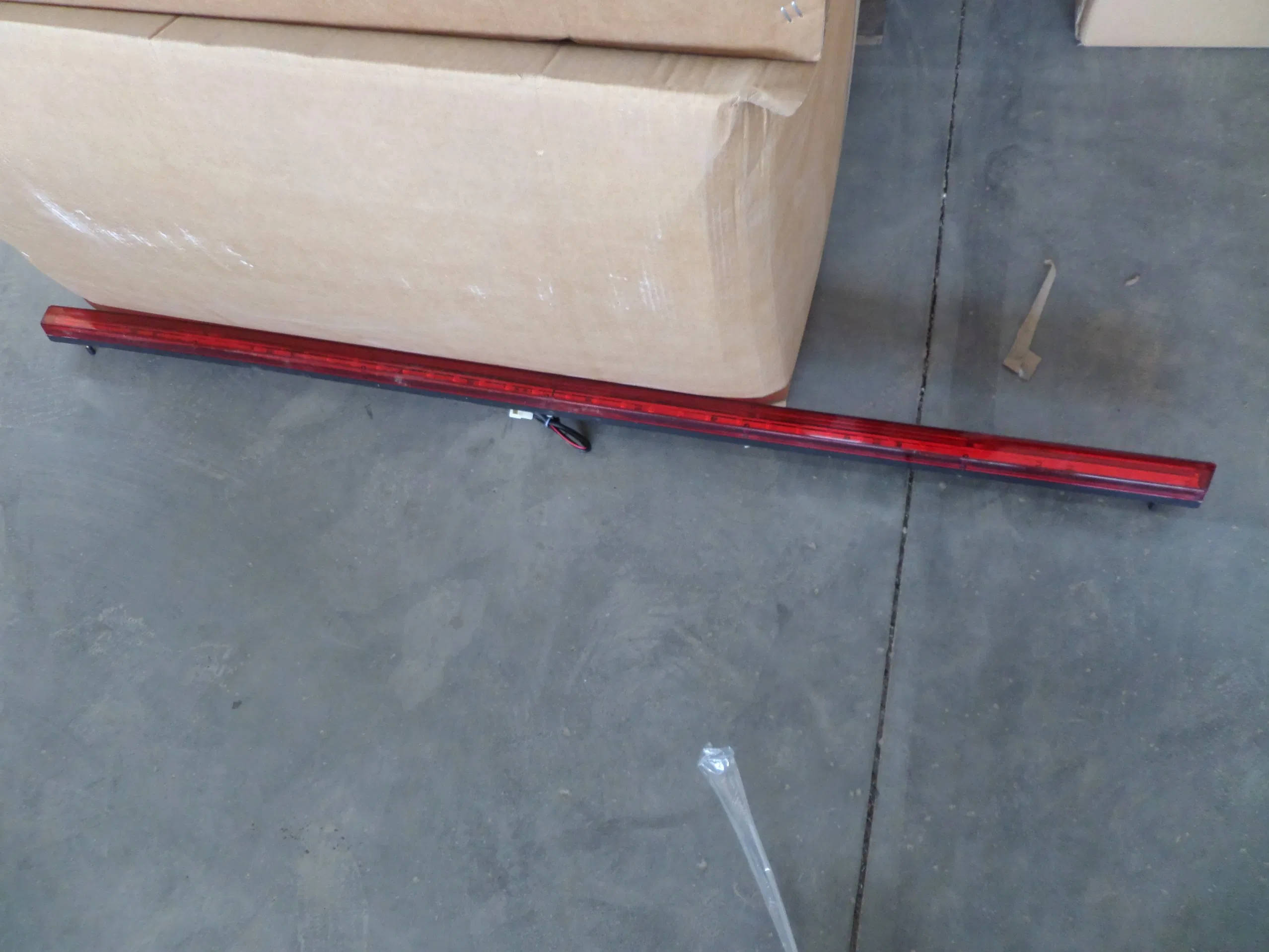 Стоп-сигнал задний светодиодный универсальный