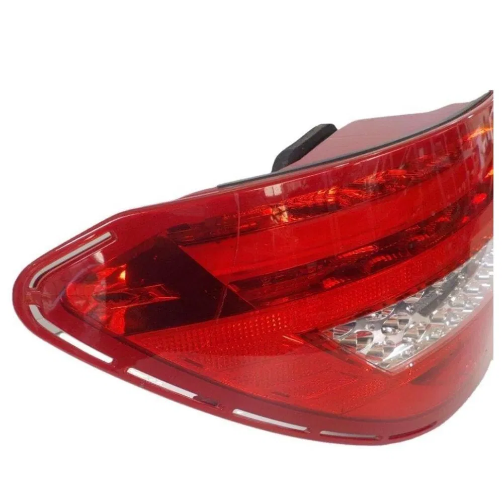 Стоп-сигнал задний фонарь для Mercedes C-Class W204 2011-2013