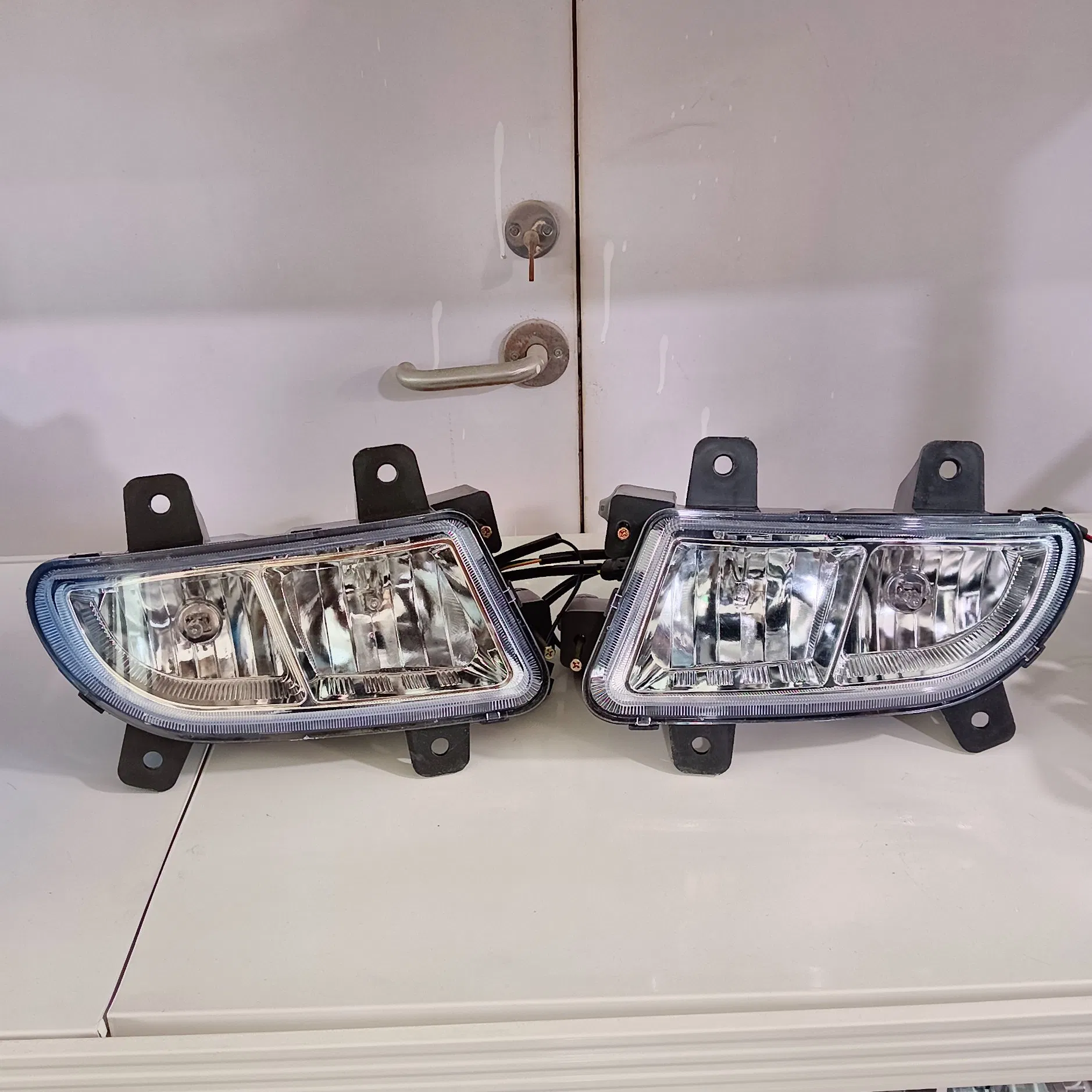 Передняя комбинированная фара Sinotruk HOWO (левая/правая)