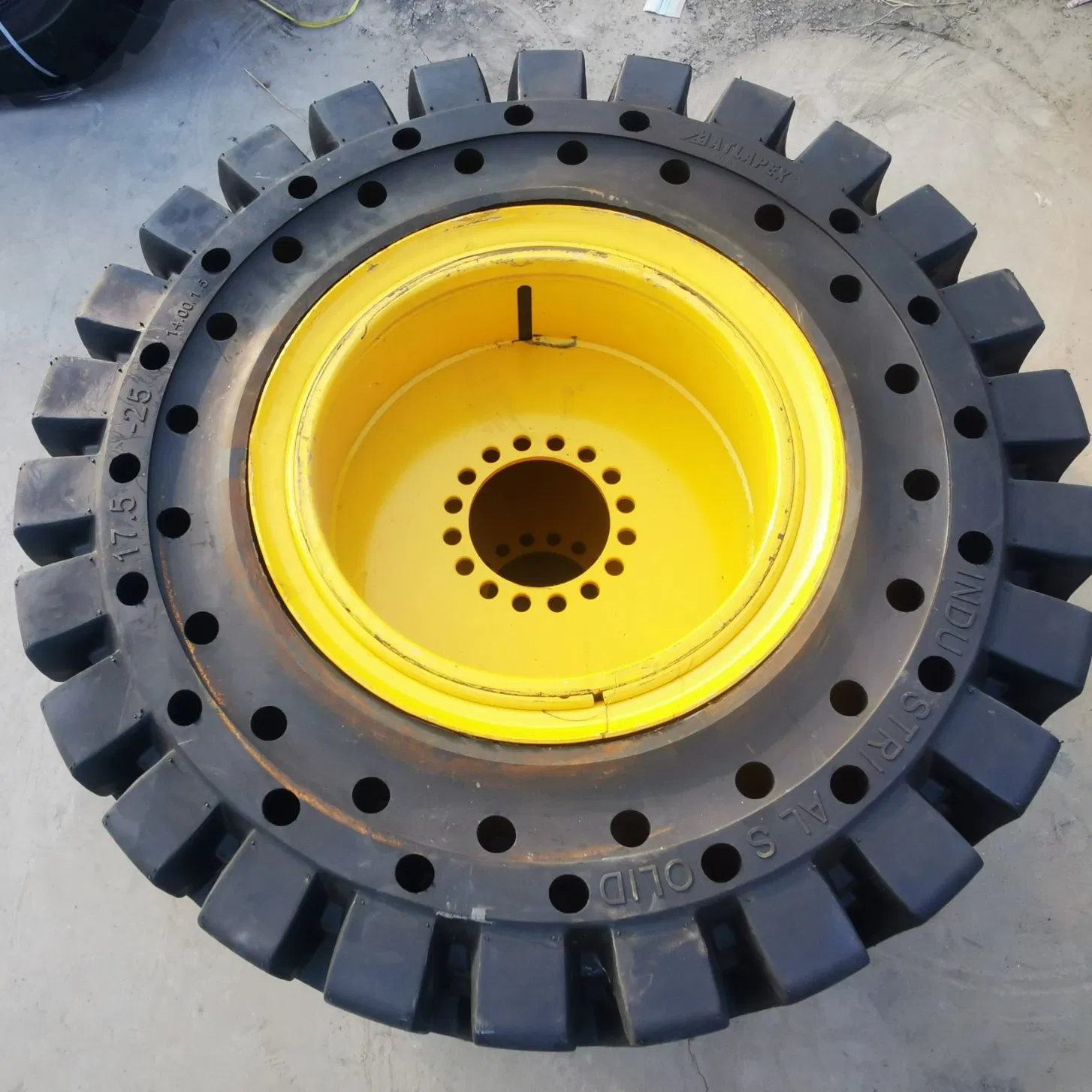 Industrial off Road OTR Wheel Loader Tire 23.5-25