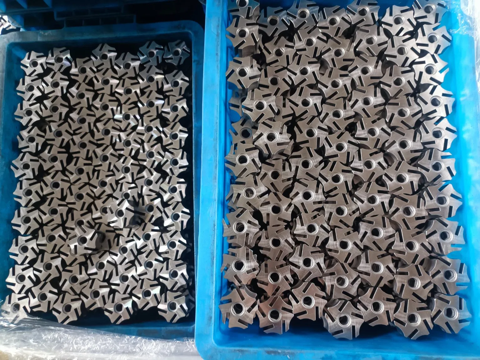 Распредвалы из спеченного железа для турбодвигателей грузовиков