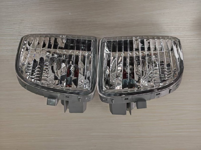 Поворотник для Toyota RAV4 2001-2003 (81521-42050)