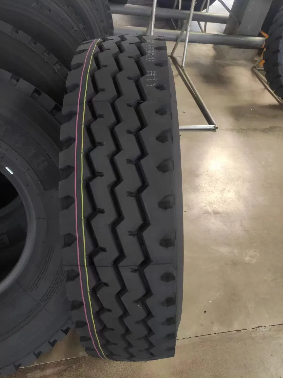 Old Zagzig Truck Tyre 10.00r20 12.00r20 315/80r22.5 Bonterra Brand TBR