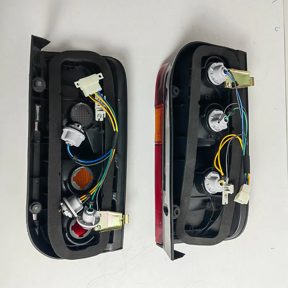 Car Pair 1986-2004 Taillight Brake Light for Toyota Hiace Rzh133 Rear Lights