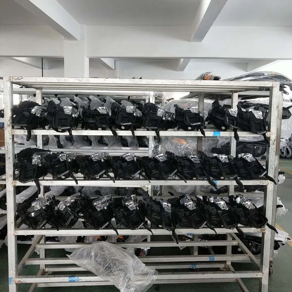 Tyj China Factory Directly Plug and Play Auto Spare Part Car Accessory LED Back Light Bulb Tail Lamp Outer for Camry 2021 Xle Xse