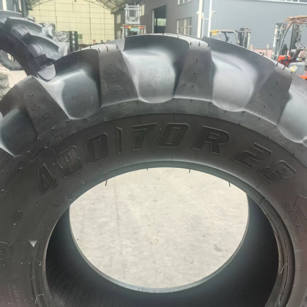 Шина сельскохозяйственная радиальная 480/70R28 R-1W