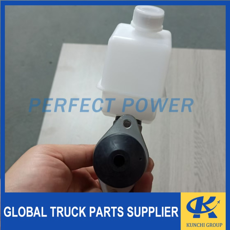 Главный цилиндр сцепления WG9719230013 для грузовиков HOWO/Shacman