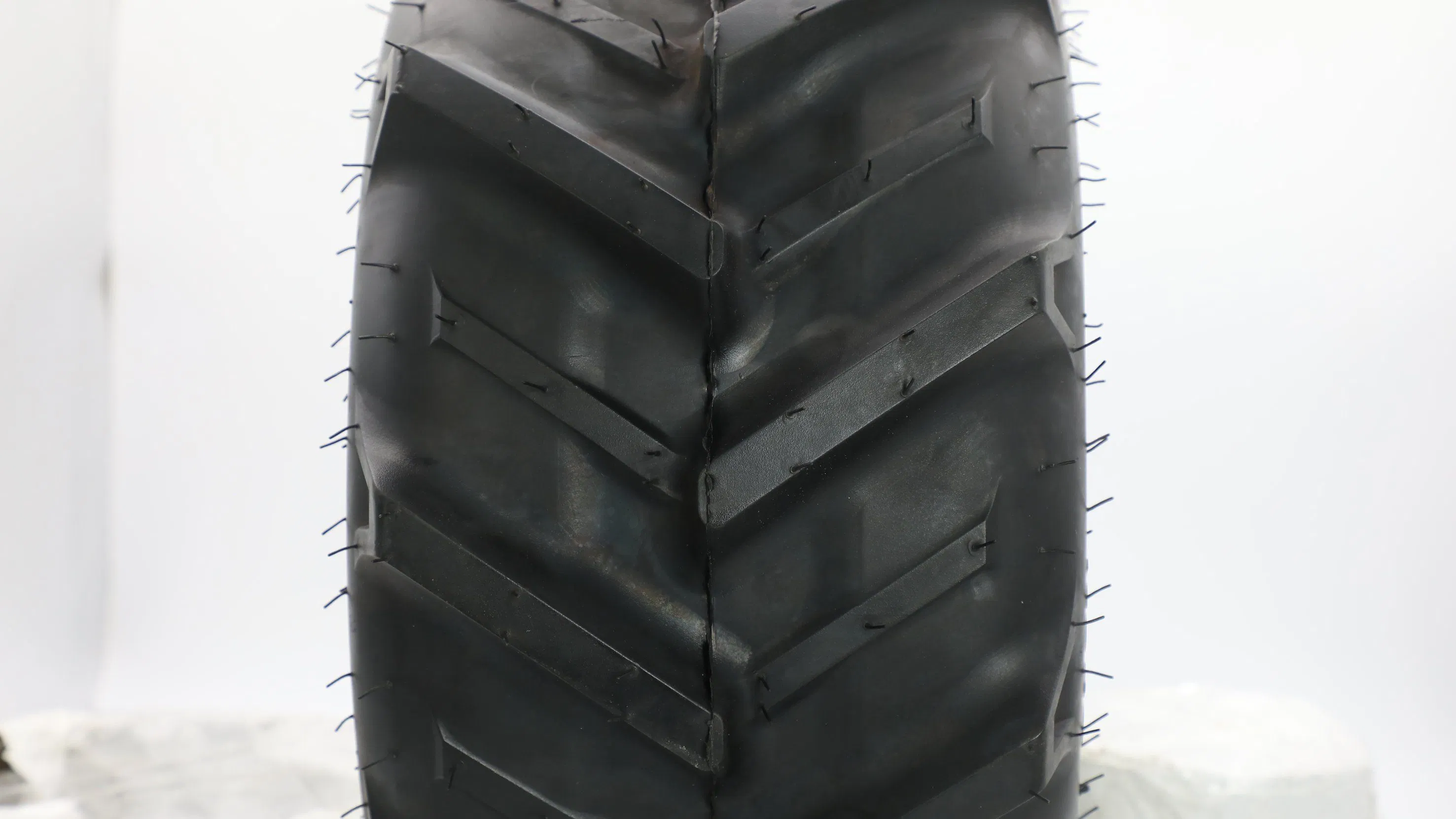 6.50-8 Durable Rubber Wheels for Tractors & AG Equipment All Terrain Tubeless ATV Tires