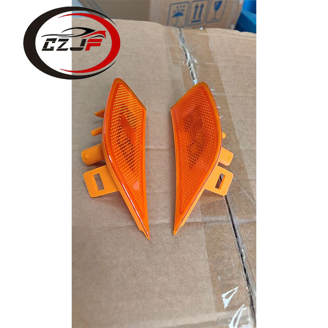 Боковой габарит для Chevrolet Tahoe 2021-2023 (OEM 84776452/53)