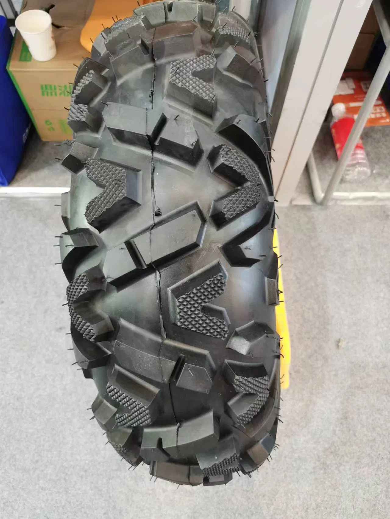 25X8-12 High-Performance Tubeless ATV Tire/Wheel/Tyre with DOT/CE/ISO9001