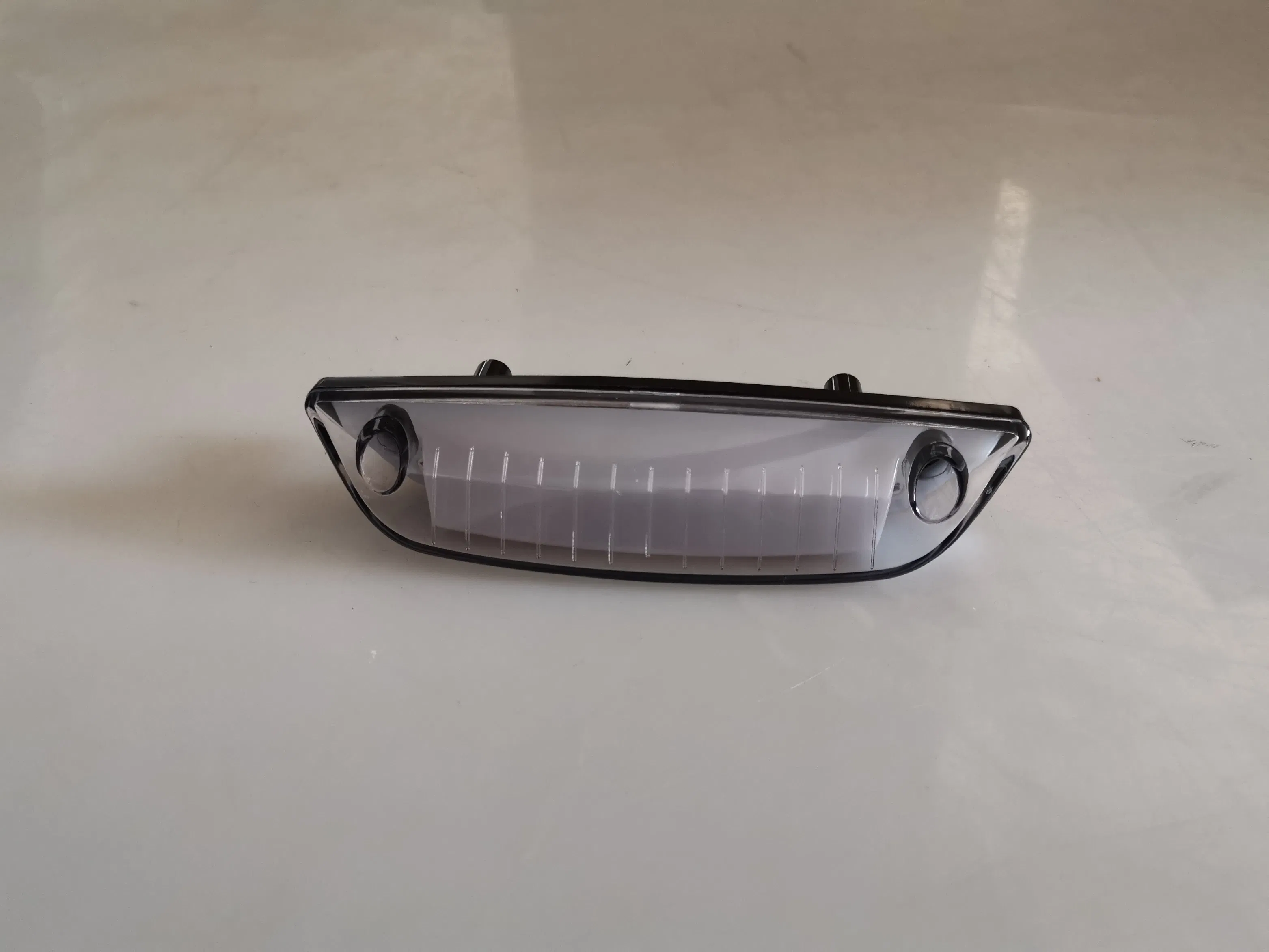 Передний габаритный фонарь Marcopolo New G7