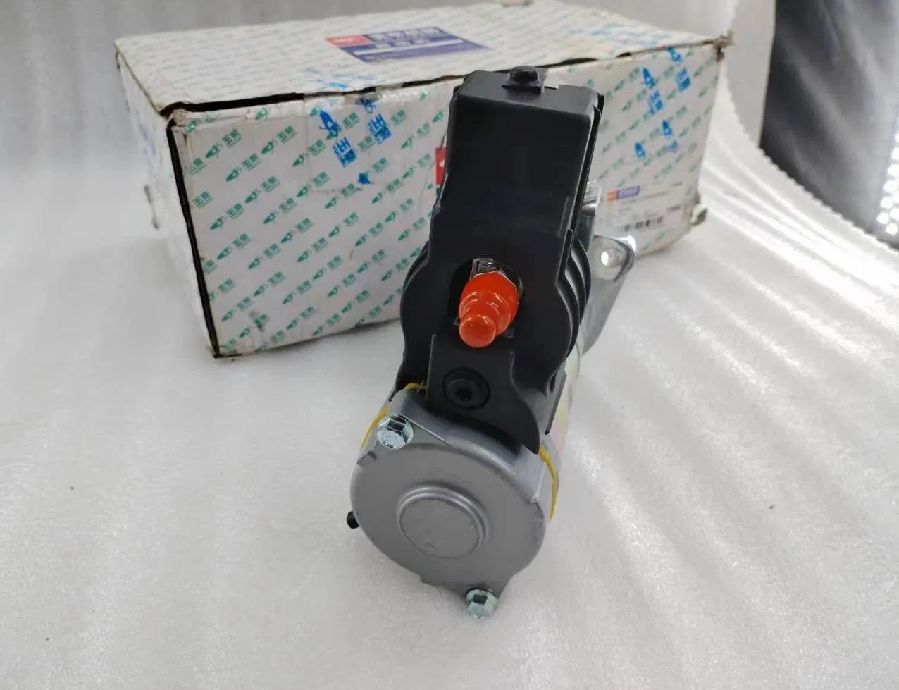 Стартер D0308-3708100SF2 для двигателей Yuchai Yc4110q, Yc4108, Yc6108