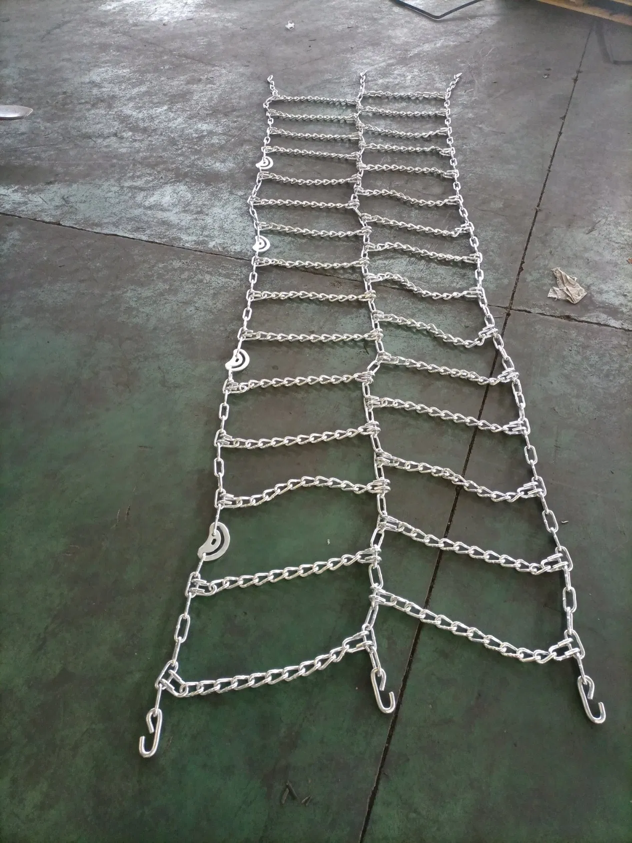 Цепь противоскольжения для автомобиля