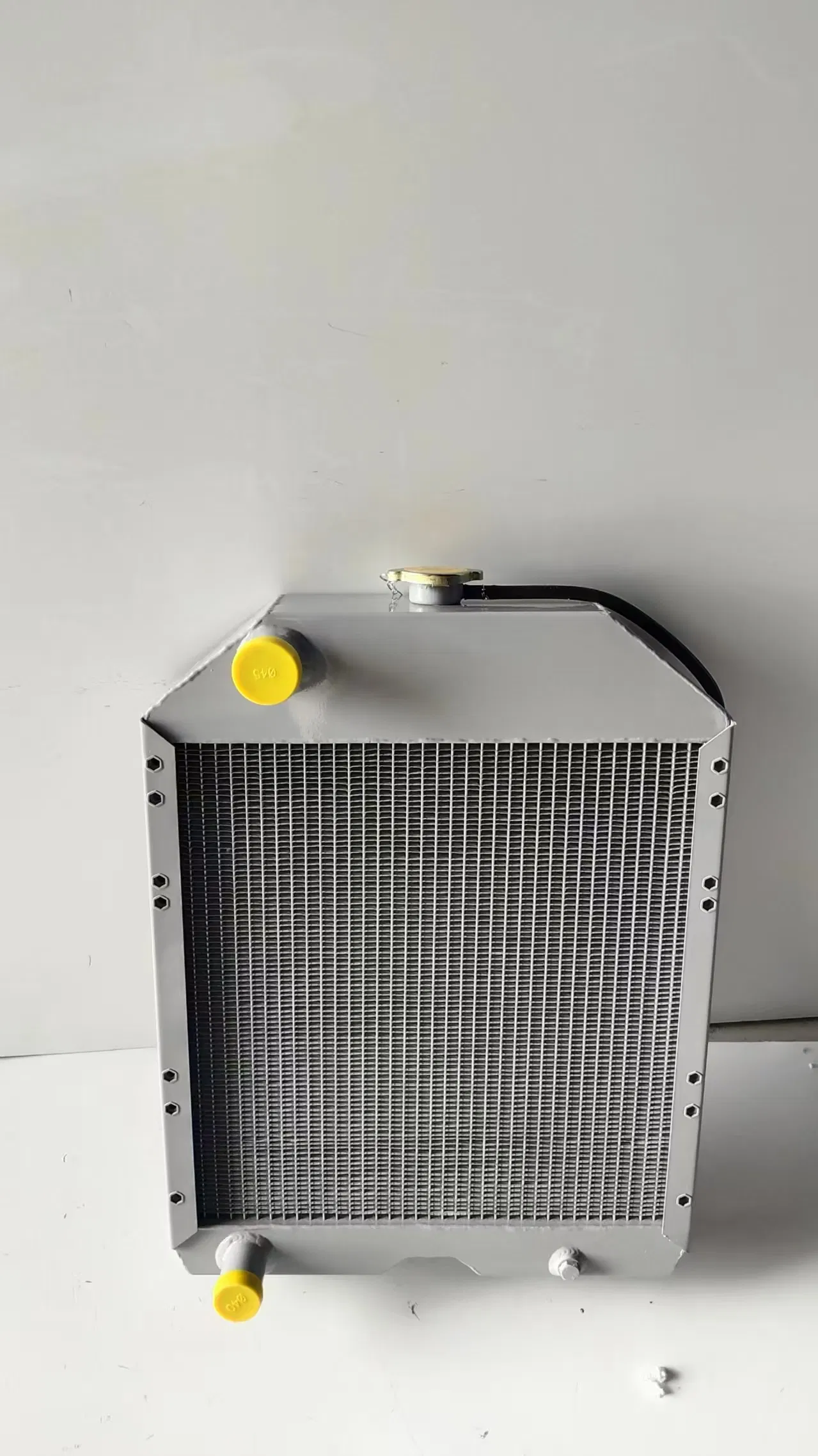 Радиатор алюминиевый Massey Ferguson / Landini 1824627m91