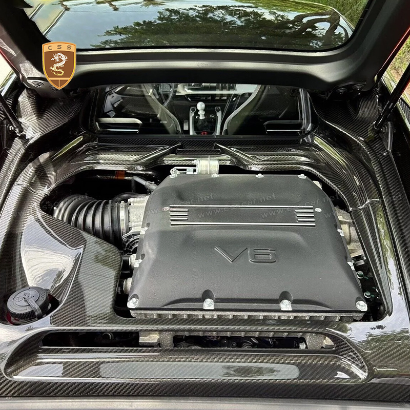 Интерьерные детали из сухого карбона для Lotus Emira