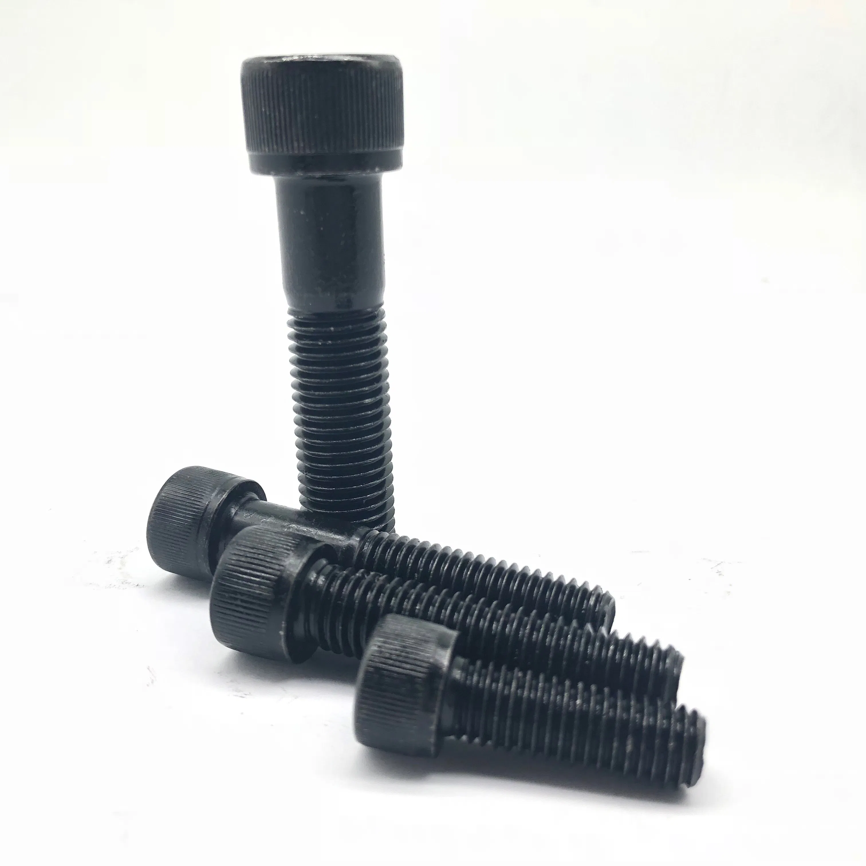 Винт с потайной головкой и буртиком