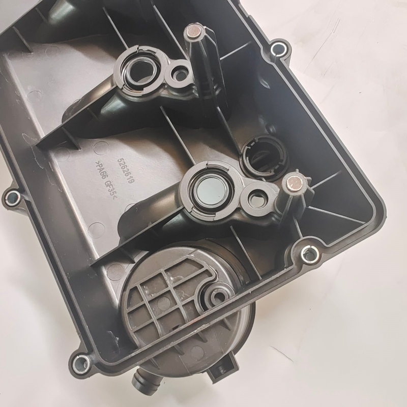 Крышка клапанной крышки двигателя Isf2.8 5262617