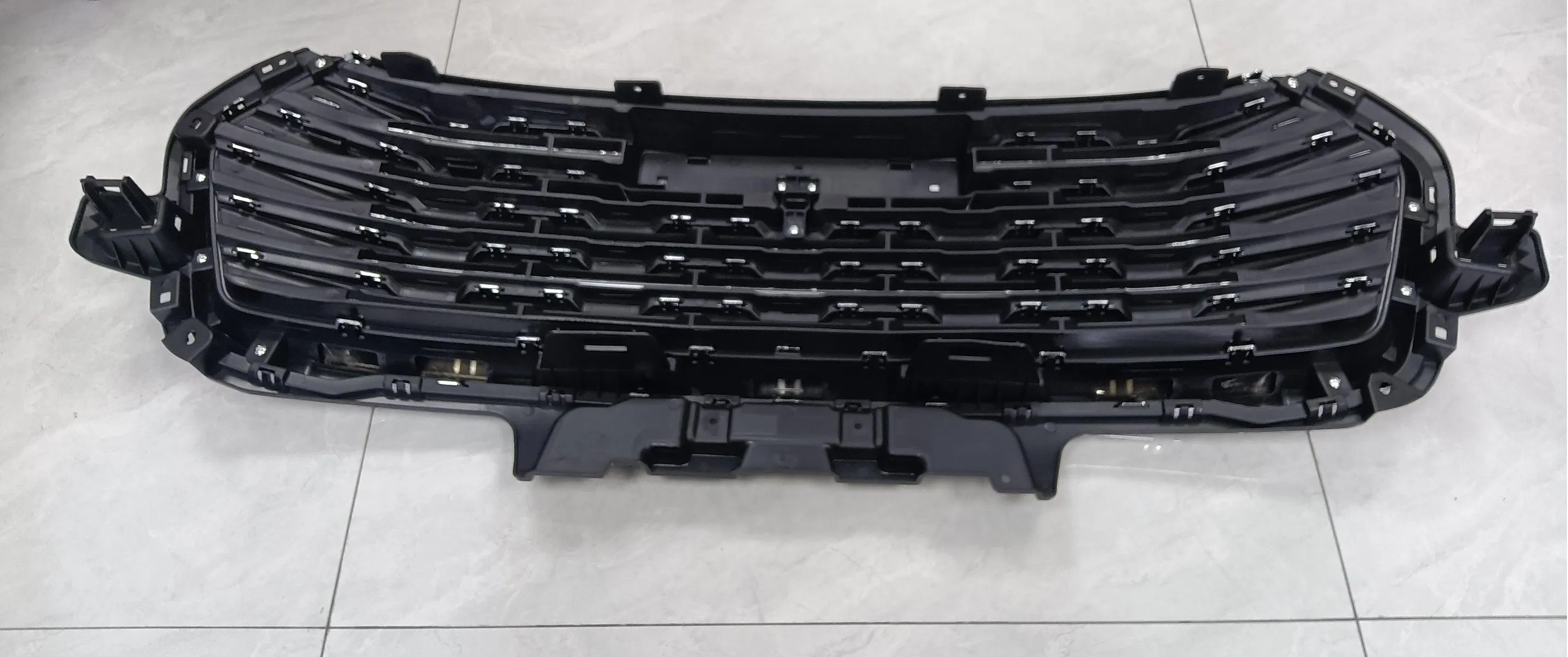 Factory Wholesale Auto Body Kits Car Front Encirclement Chery Bumper Grille (PAINTING) Exeed Tiggo Jetour