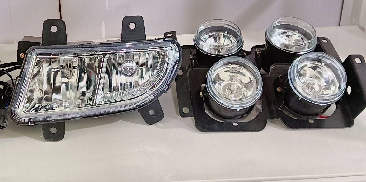 Правая фара LED для Sinotruk HOWO T5g/T7h/Tx, WG9925721012