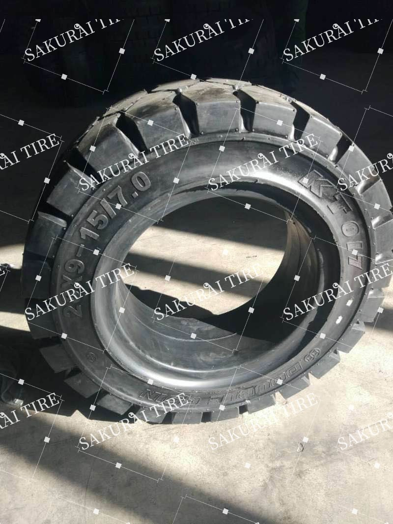 Double Coin/Kunlun 35/65r33 Truck Tires OTR Tires