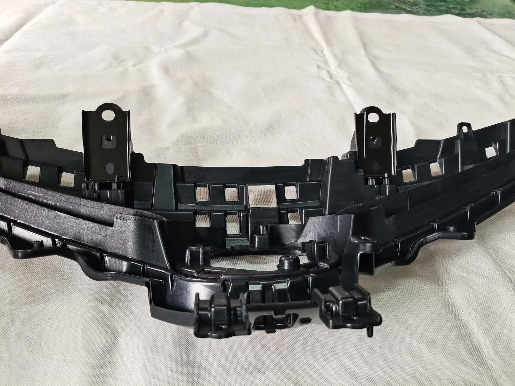 Tyj High-Quality Wholesale Auto Spare Parts Car Accessorie Front Grille Se for Toyota Camry 2021 USA Se / Xse