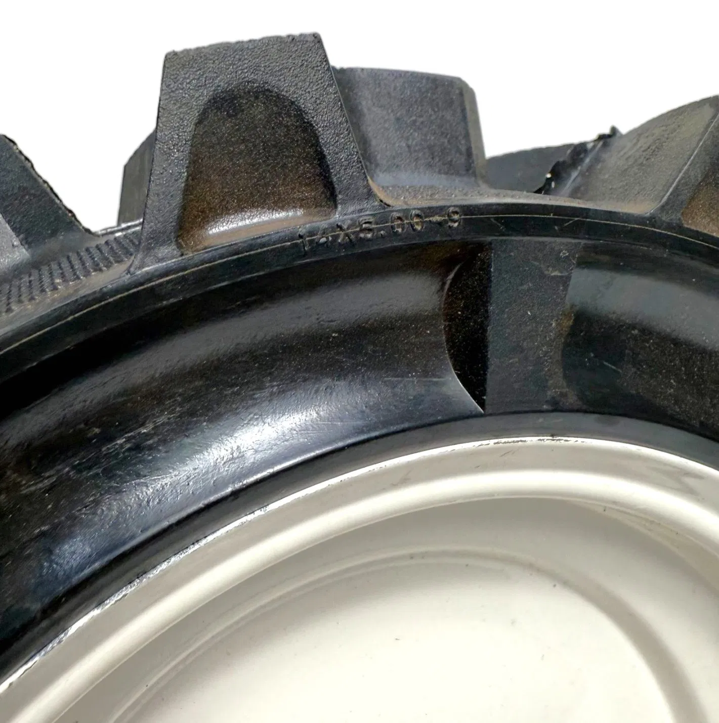 The 14 Inch Agricultural Solid Tire 14X5.00-9 Directly Sold by The Manufacturer Is Suitable for Small Agricultural Machinery Tires