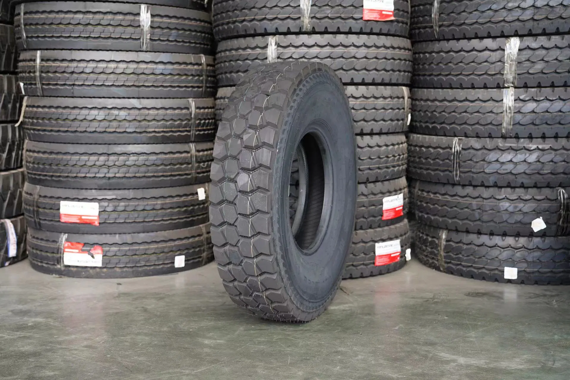 China Top Tire Brands Aulice Radial Tube Truck Tyre 1000r20 1100r20 1200r20 Neumaticos Llantas Heavy Duty Truck Bus Tyres from Chinese Factory
